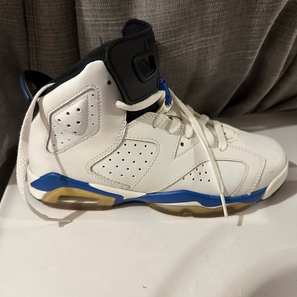 2014 Nike Air Jordan 6 Youth size 6 Women’s 6.5 sweet kicks